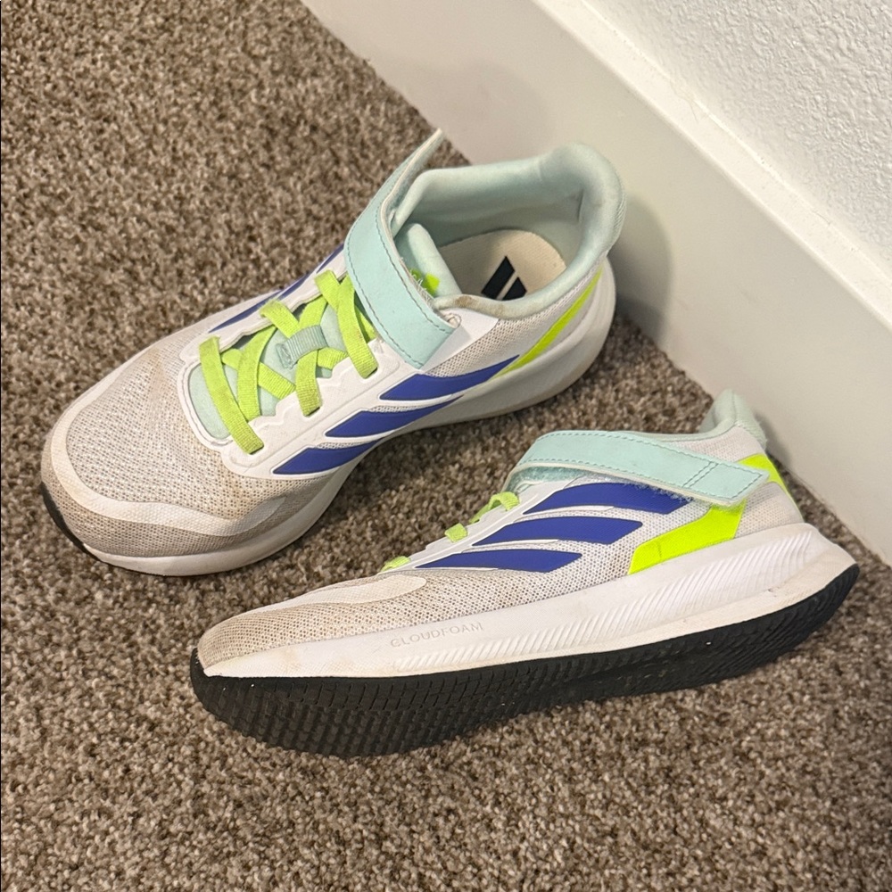 Adidas Sneakers